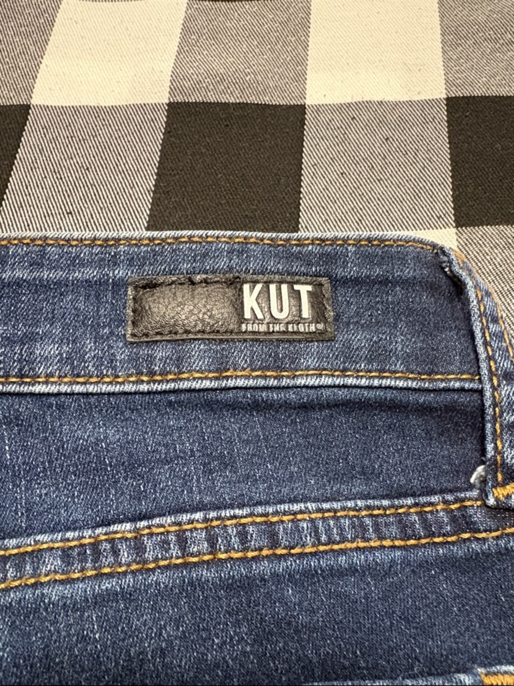 Kut From The Kloth Catherine Boyfriend Jeans Mid Rise Women Size 4 x 30 Stretch - Picture 11 of 14
